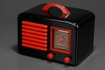 General Television 5A5 Art Deco Radio in Black Bakelite + Red